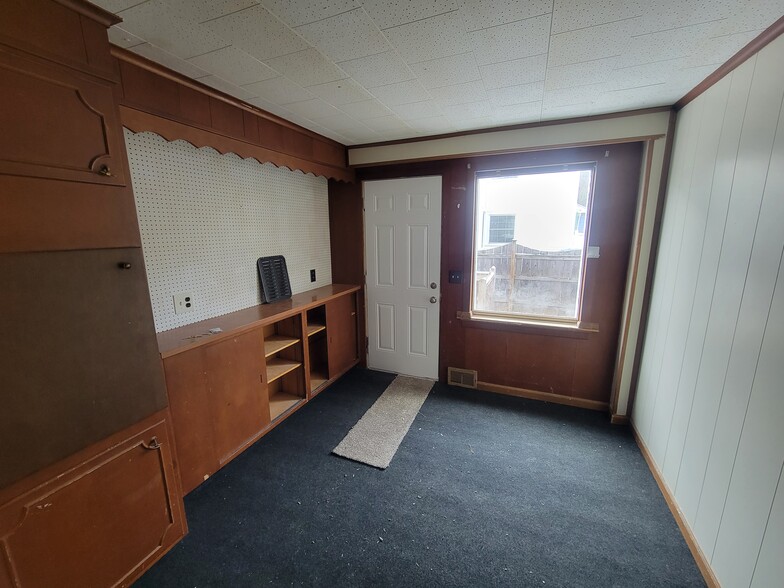 Building Photo - 18 Elm St