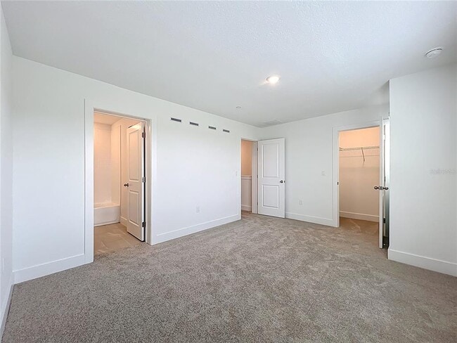 Building Photo - 15465 Hamlin Pk Dr