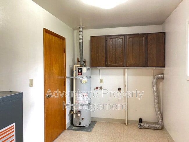 Building Photo - 407 Kees St