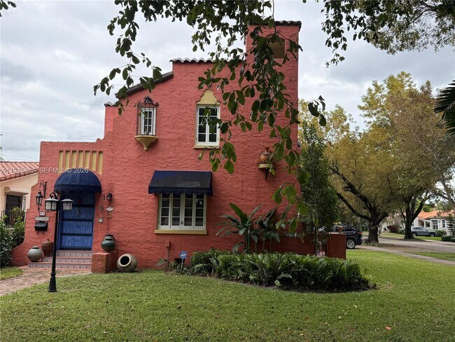 Building Photo - 915 Ferdinand St