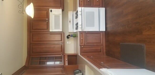 Building Photo - 111 Shinnecock Dr