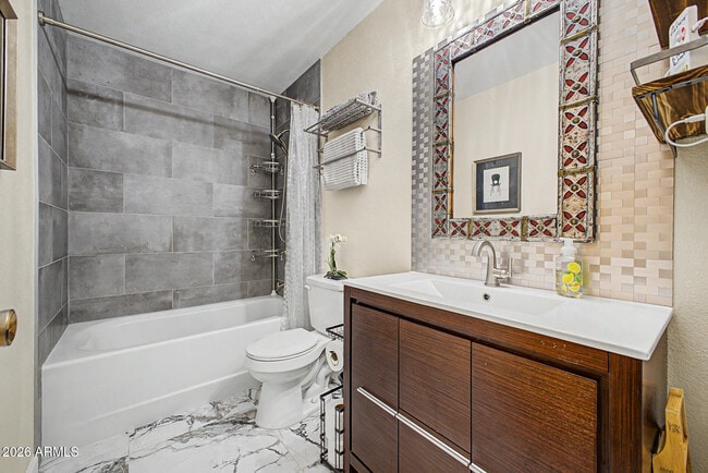 Building Photo - 264 N 54th St