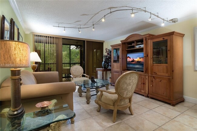 Building Photo - 16200 Golf Club Rd