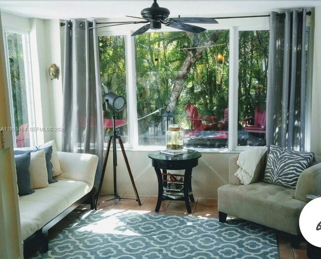 Building Photo - 5718 SW 48th St