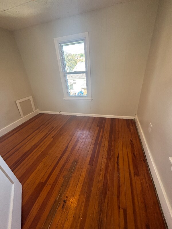 Building Photo - 203 Parsons Ave