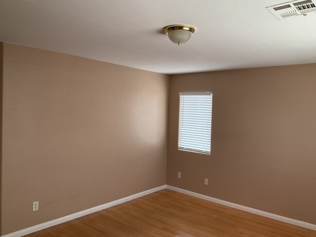 Building Photo - 8510 Sonnet Ct