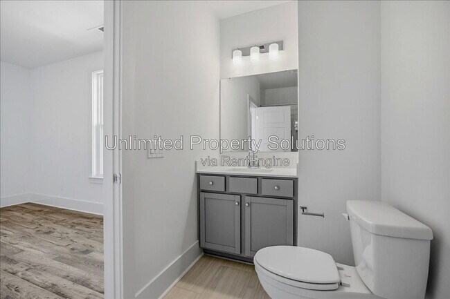 Building Photo - 501 Greenville Ave