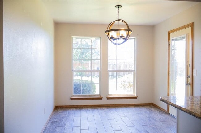Building Photo - 504 Quail Run N