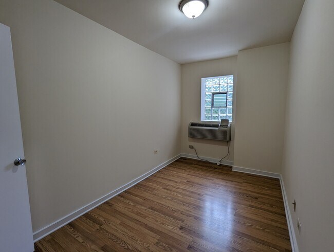 Building Photo - 1850 N Humboldt Blvd