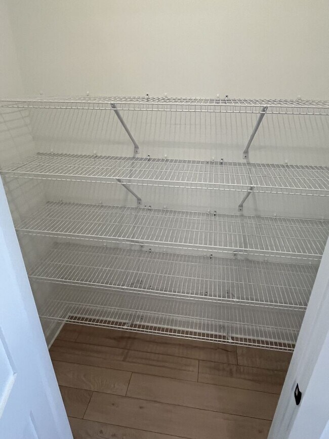 Building Photo - Brand New 2 Bed Condo in Cornelius