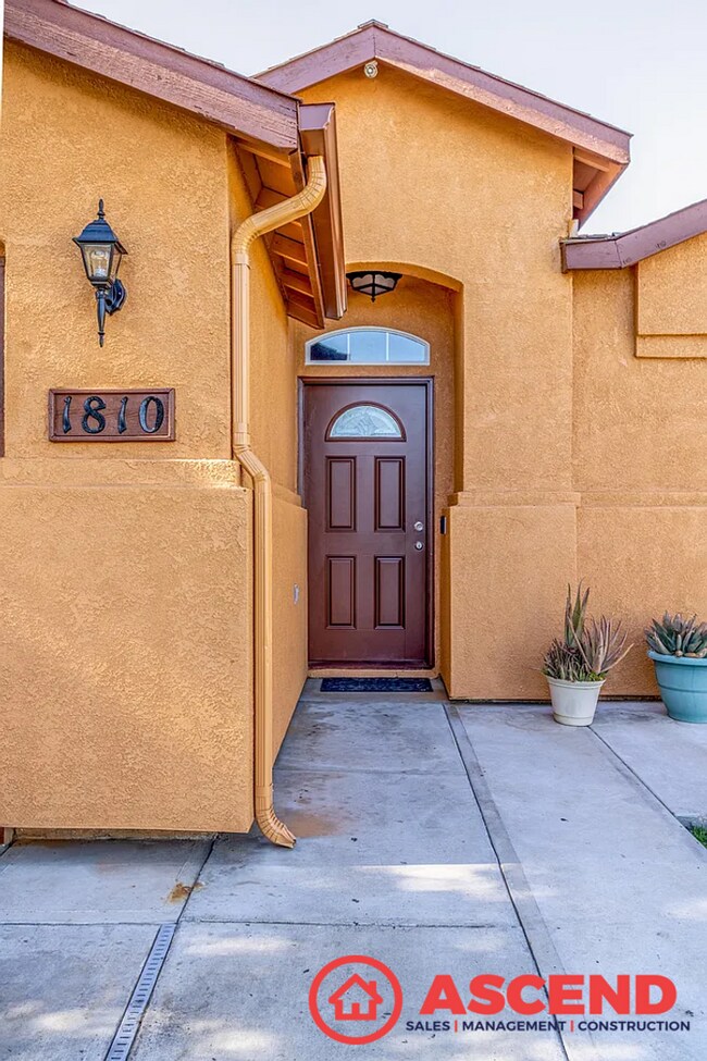 Building Photo - LISTING TITLE: Comfortable 3BD/2BA Home in Tulare's 93274 — Move-In Ready!