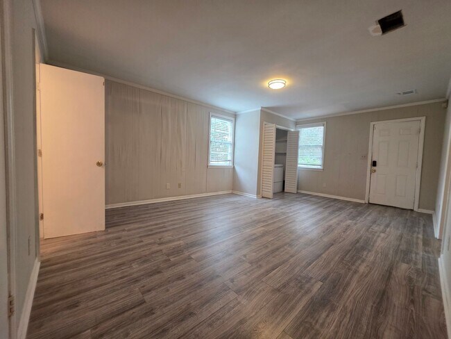 Building Photo - 1118 E 39th St