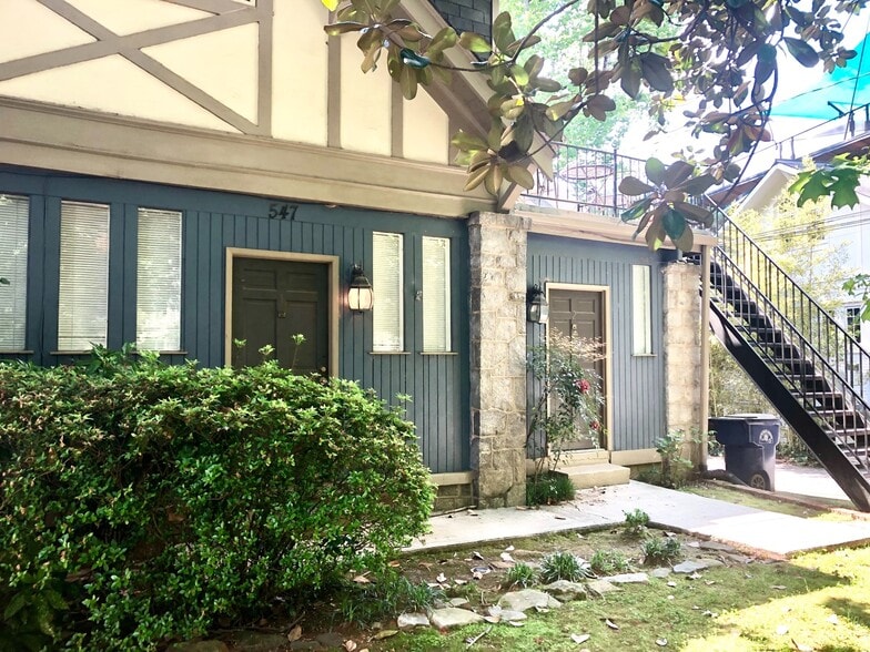 Building Photo - 547 Elmwood Dr NE