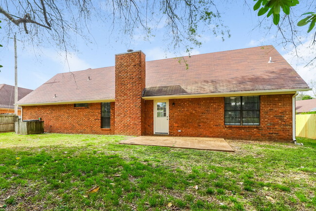 Building Photo - 1376 Hardwood Trail