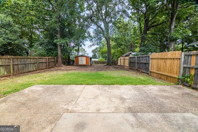 Building Photo - 3111 Linden Dr