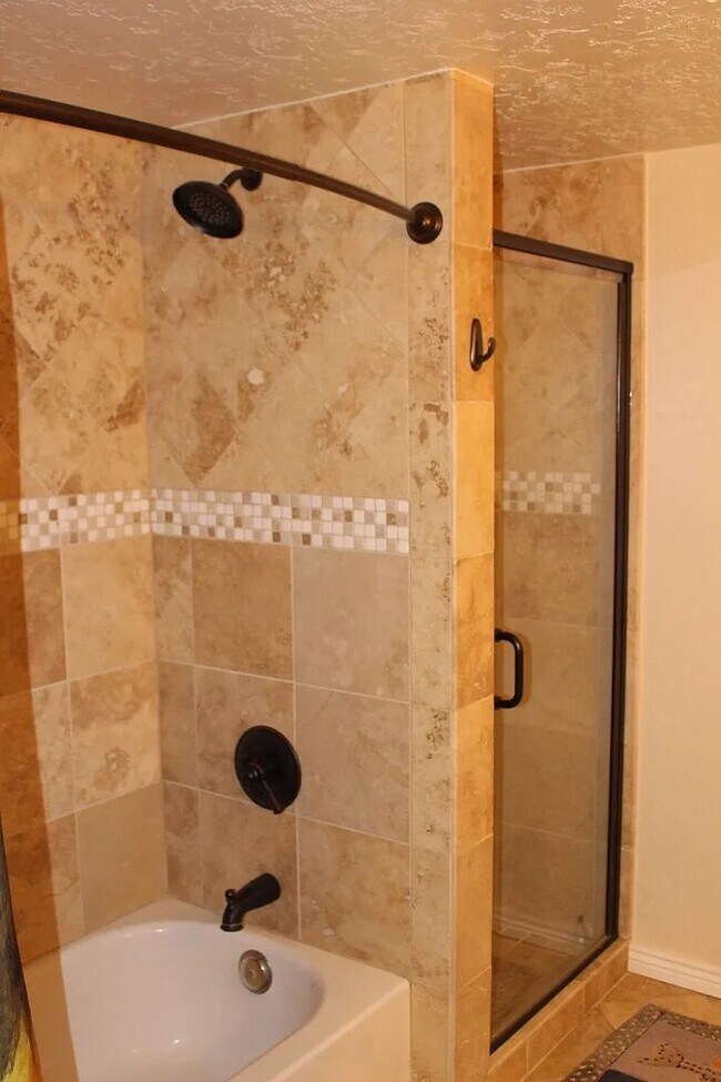 Building Photo - 5bed 4bath updated Ranch in Bear Valley
