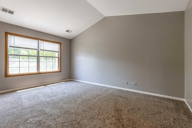 Building Photo - 2847 Heatherwood Dr