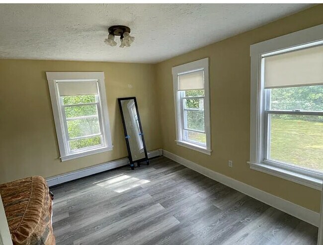 Building Photo - 39 Smith St