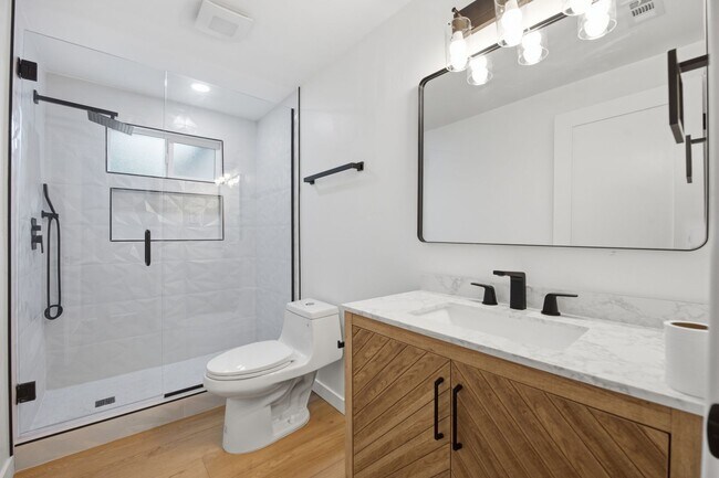 Building Photo - Brand new remodel!