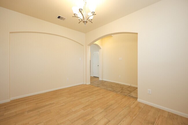 Building Photo - 4155 Falvel Cove Dr