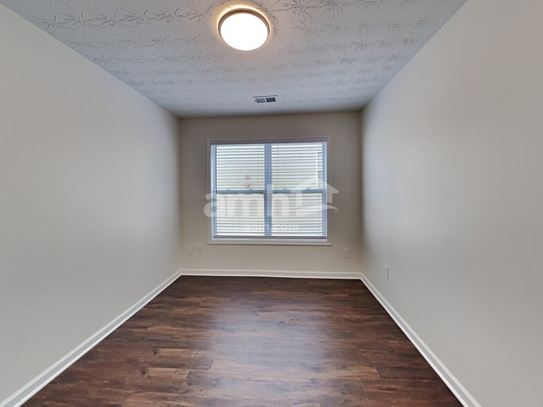 Building Photo - 4294 Windale Dr NW