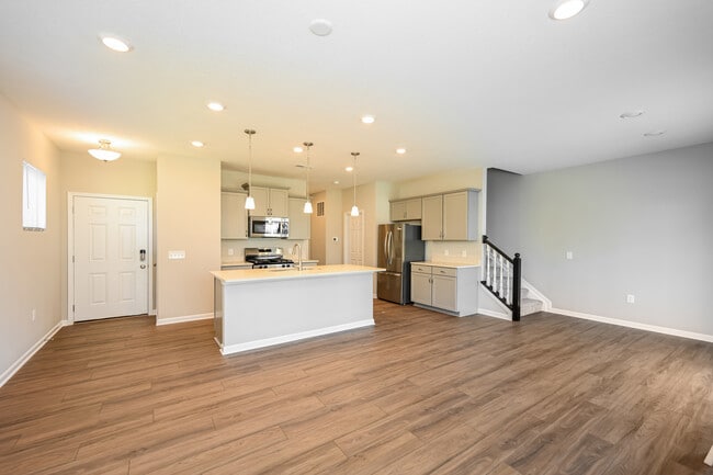 Building Photo - 4930 Pebble Ct