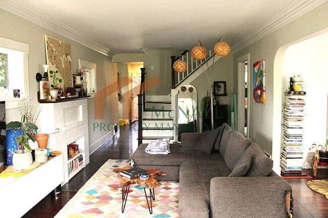 Building Photo - Charming Updated 3-Bedroom Craftsman in Central Tacoma