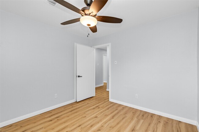 Building Photo - 11018 Long Gate Dr