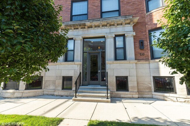 Building Photo - 120 E 57th St