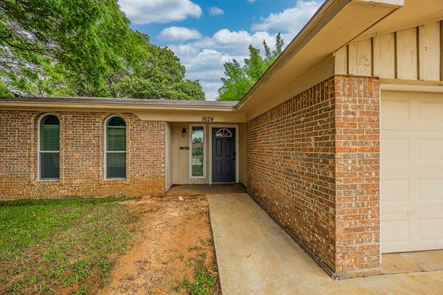 Building Photo - 1624 Summer Pl Cir