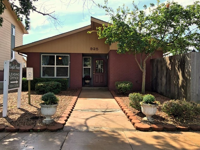 Eagle Trace Apartments 925 W 29th St Wichita KS 67217 Apartment Finder