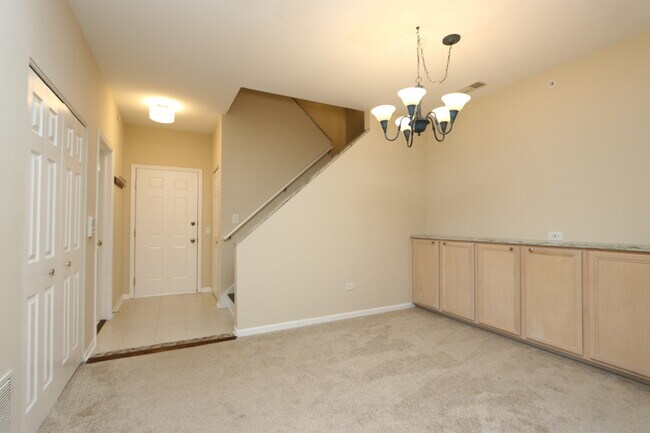 Building Photo - 3333 Stratford Ct