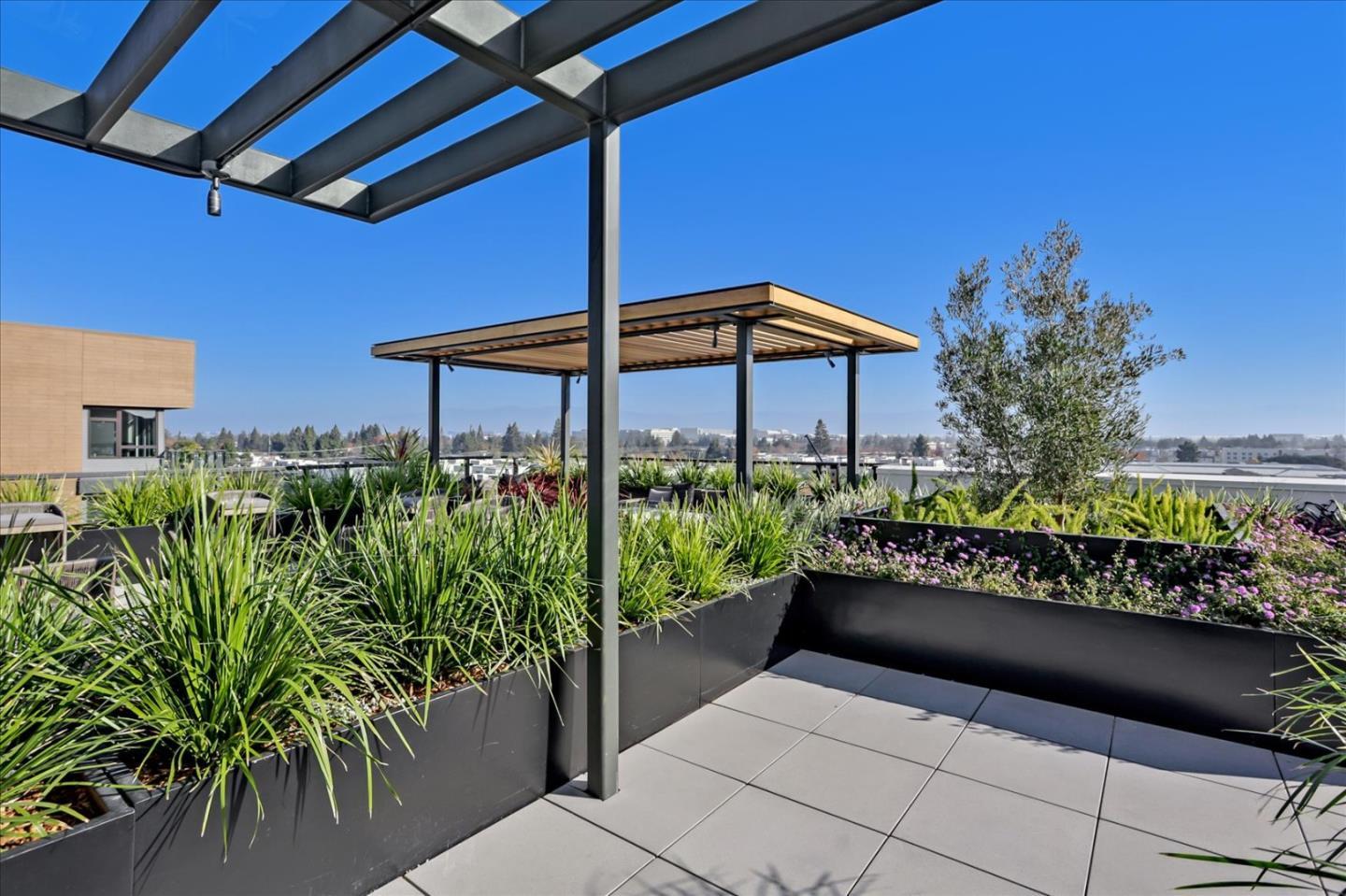 roof top with BBQ - 3578 Rambla Place
