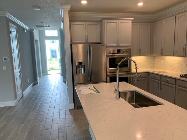 Building Photo - 229 Waterline Dr