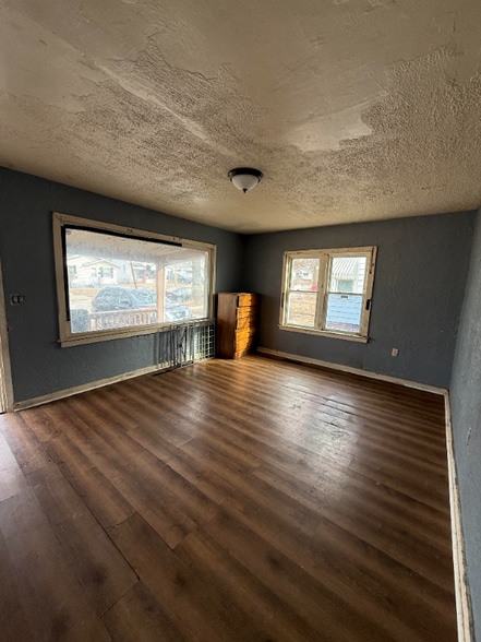 Building Photo - 1305 E Whitmer St