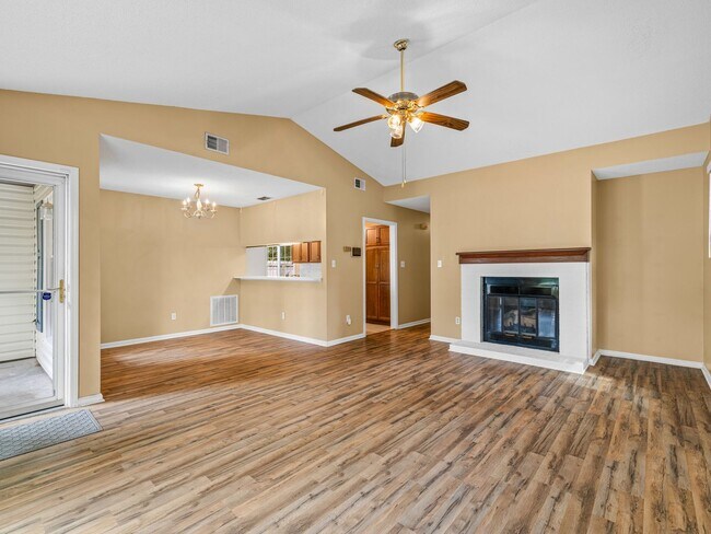 Building Photo - 542 Shadowridge Rd
