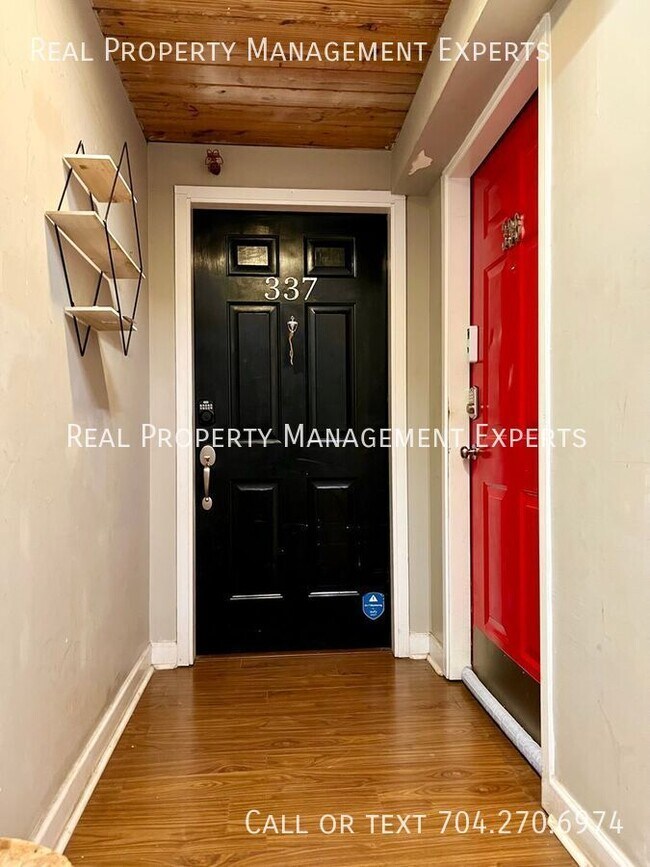 Building Photo - 201 S Hoskins Rd