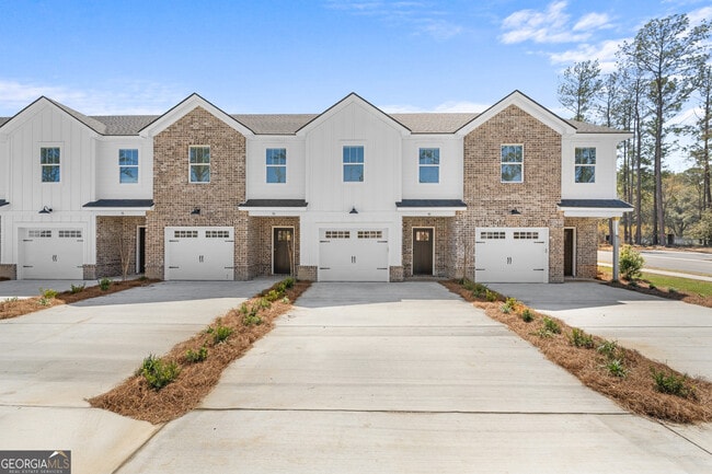 Primary Photo - 2589 Harris Trail Rd