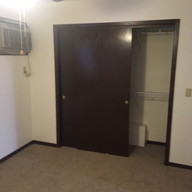 Building Photo - Courtyard Apartments
