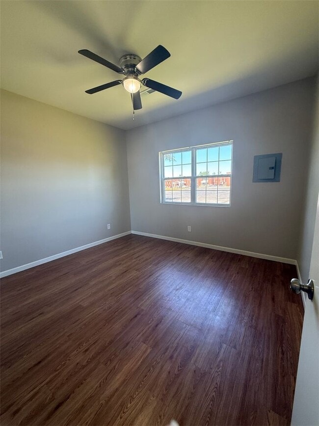 Building Photo - 623 N 7th St