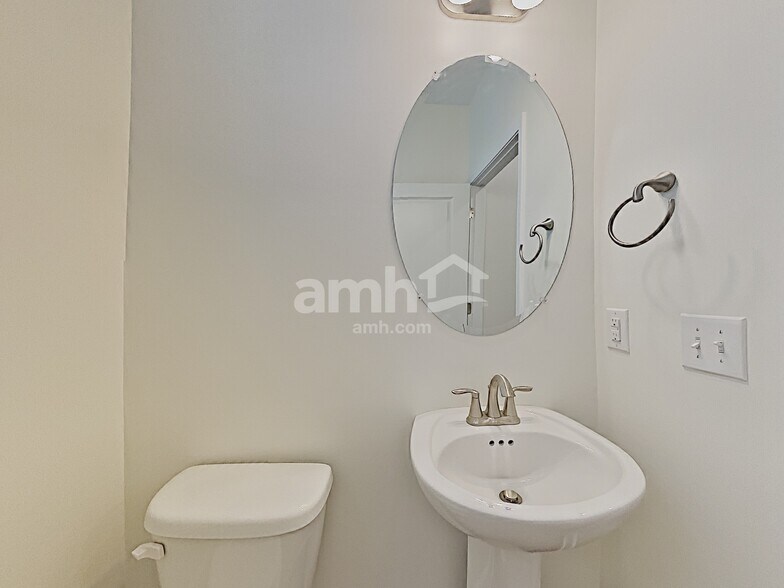 Building Photo - 4904 Chutney Dr