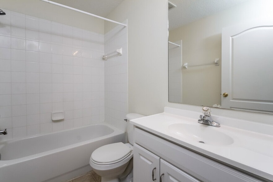 Building Photo - 7623 Clovelly Park Pl