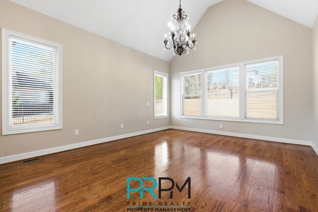 Building Photo - 129 Griffith Hill Way