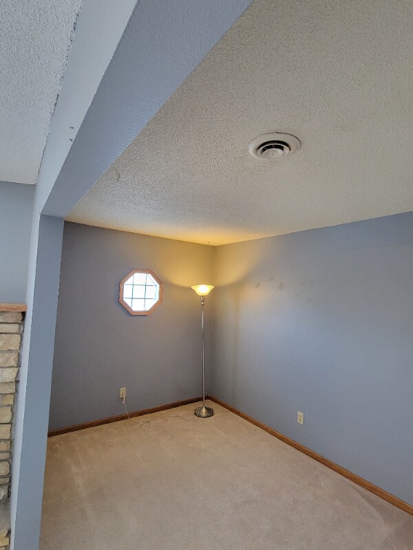 Building Photo - 1510 Oak Ridge Ln SE