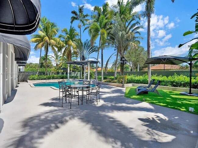 Building Photo - 15945 NW 82nd Ct