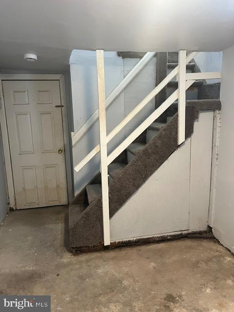 Building Photo - 2070 Haines St