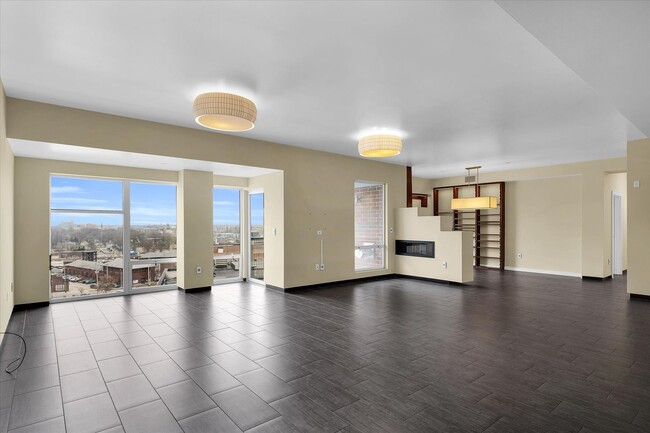 Building Photo - 3,400 SQFT CONDO IN DOWNTOWN CHAMPAIGN W/ ...