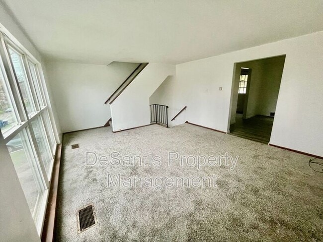 Building Photo - 447 Idlewood Rd