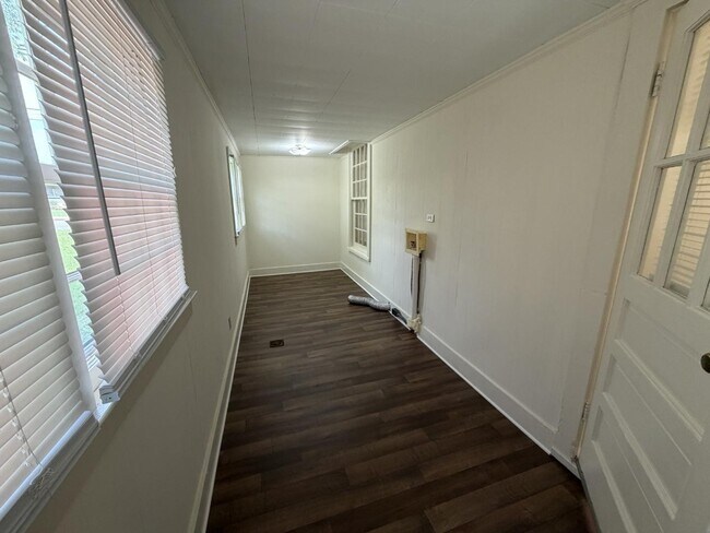 Building Photo - 602 Castle Heights Ave