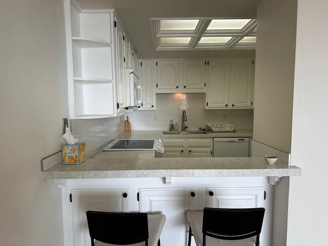 Building Photo - 969 Hilgard Ave